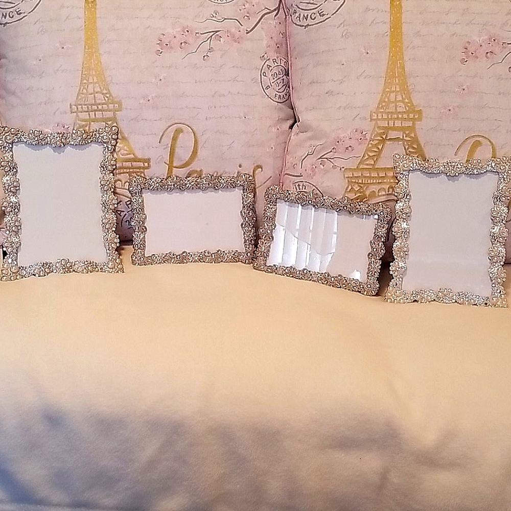 🌹Picture Frames (Lot of 4)
